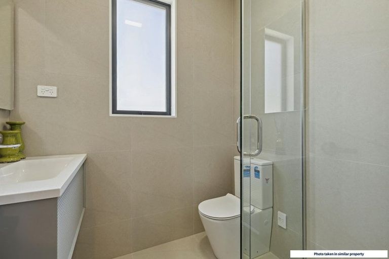 Photo of property in 2 Paretao Street, Massey, 0614