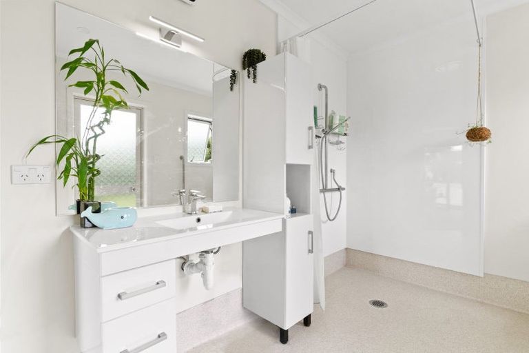 Photo of property in 123 Kent Street, Carterton, 5713