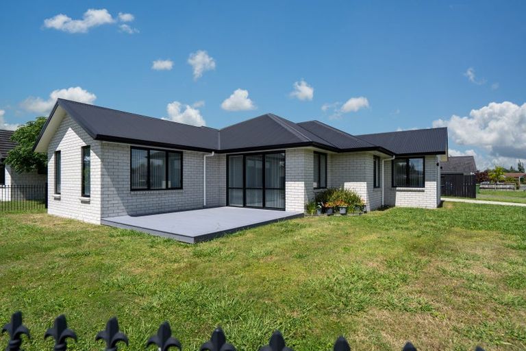 Photo of property in 22 Carnation Court, Cambridge, 3434