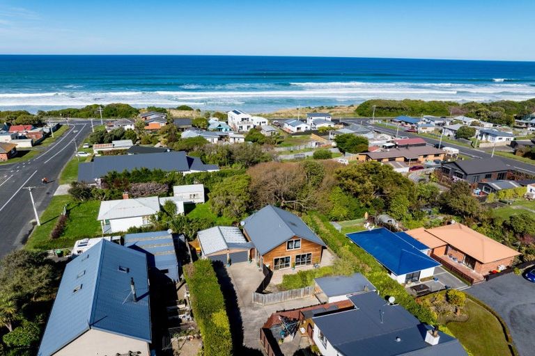 Photo of property in 8a Queen Street, Brighton, Dunedin, 9035