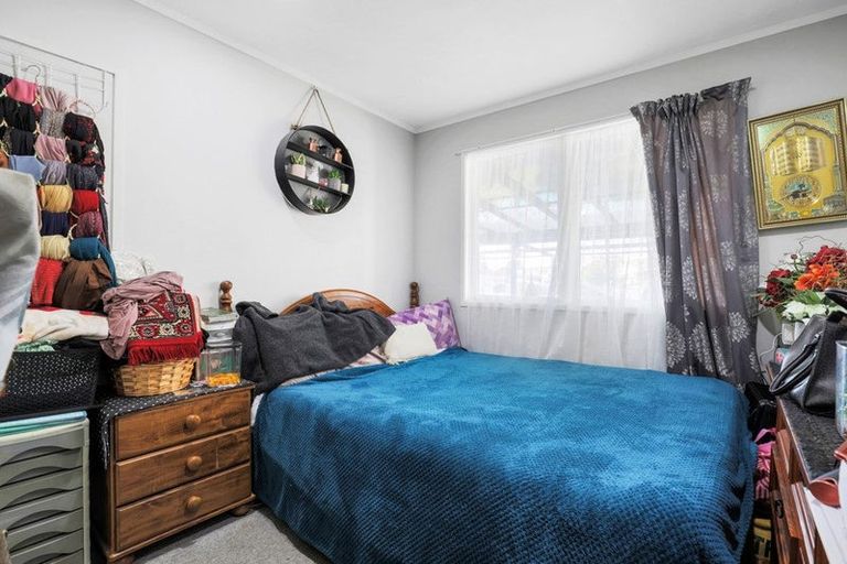 Photo of property in 311 Roscommon Road, Clendon Park, Auckland, 2103