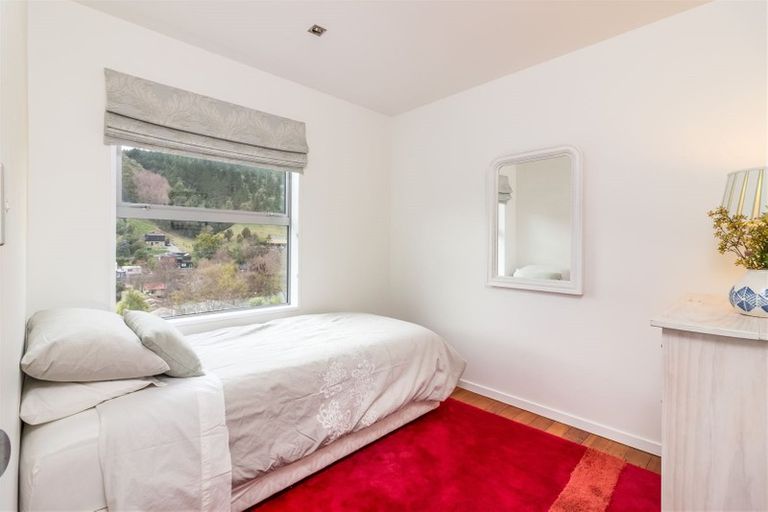 Photo of property in 18 Dalefield Drive, Cashmere, Christchurch, 8022