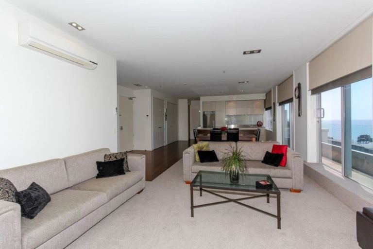 Photo of property in 22 Liardet Apartments, 402/22 Liardet Street, New Plymouth, 4310