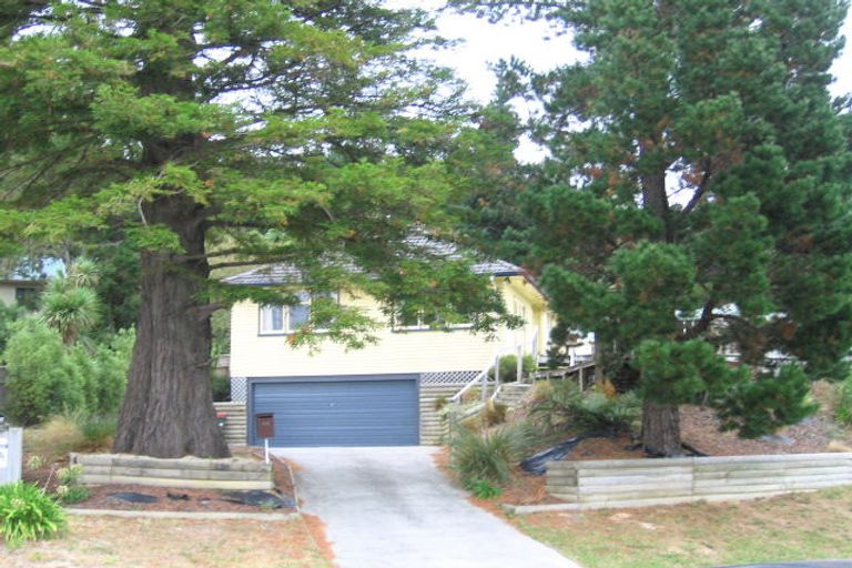 Photo of property in 10 Hillside Drive, Maoribank, Upper Hutt, 5018