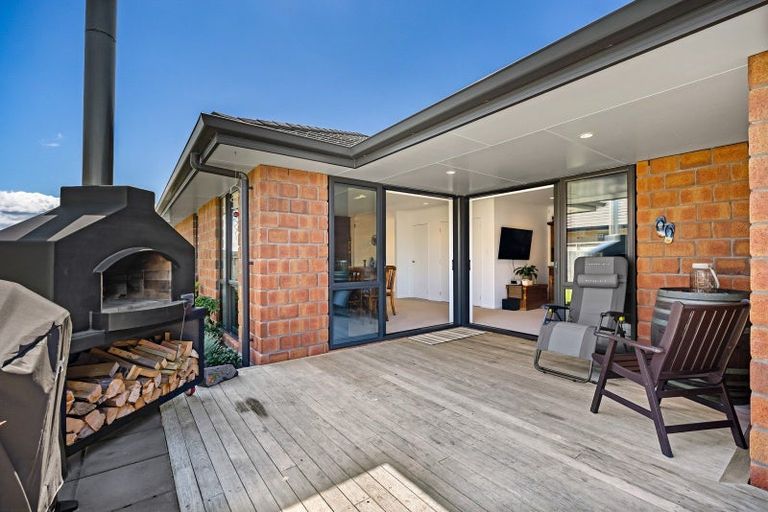 Photo of property in 20 Kowi Lakes Drive, One Tree Point, 0118