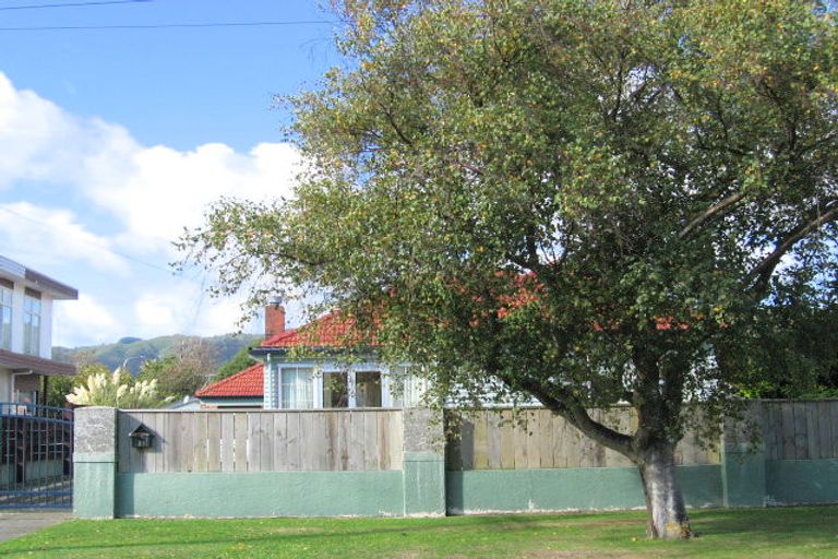 Photo of property in 21 Charleston Avenue, Boulcott, Lower Hutt, 5011
