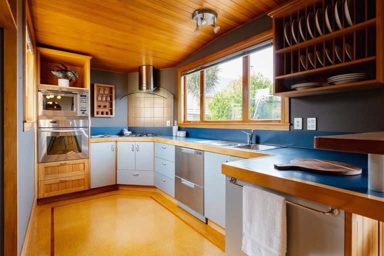 Photo of property in 24 Carnarvon Street, Belleknowes, Dunedin, 9011