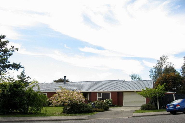 Photo of property in 32 West Belt, Rangiora, 7400