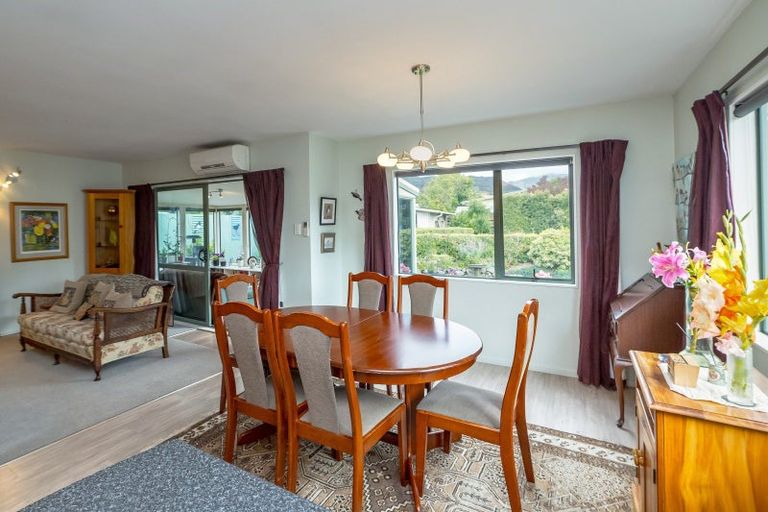 Photo of property in 12 Farrier Grove, Featherston, 5710