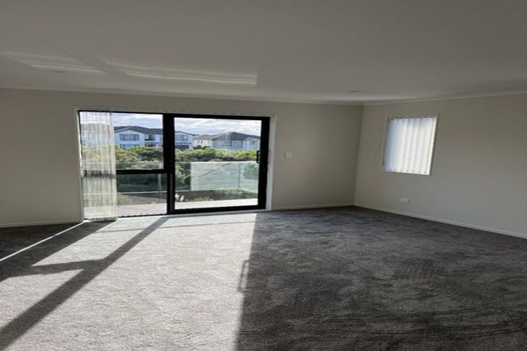Photo of property in 28 Ballyalton Crescent, Flat Bush, 2019