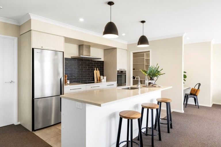 Photo of property in 98 Penetaka Heights, Pyes Pa, Tauranga, 3112