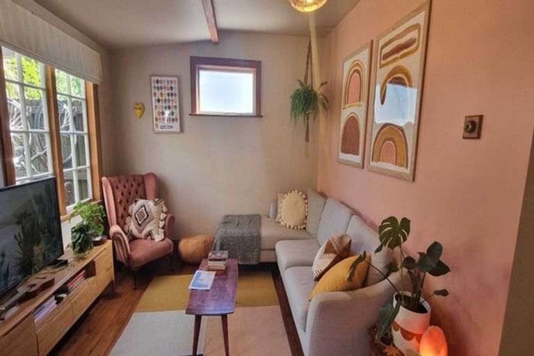 Photo of property in 977 Colombo Street, St Albans, Christchurch, 8014