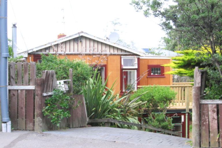 Photo of property in 11a Beach Street, Island Bay, Wellington, 6023