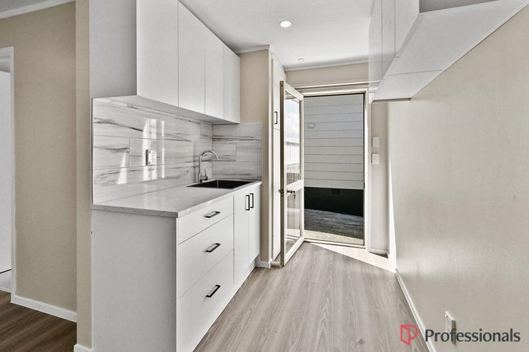 Photo of property in 31 Ilford Crescent, Mangere, Auckland, 2022