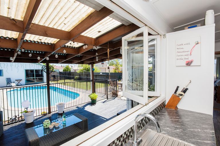 Photo of property in 25 Cook Street, Te Hapara, Gisborne, 4010