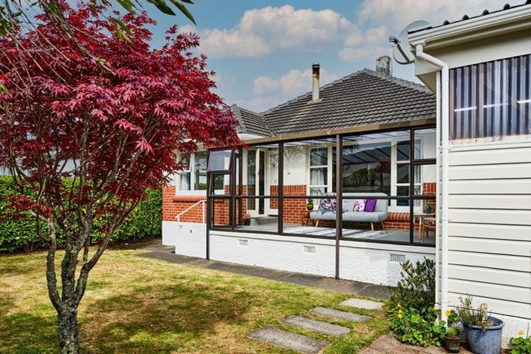 Photo of property in 8 Courtenay Road, Heretaunga, Upper Hutt, 5018