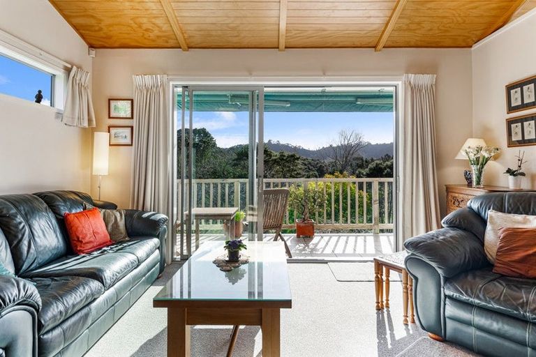 Photo of property in 22 Opanuku Road, Henderson Valley, Auckland, 0612