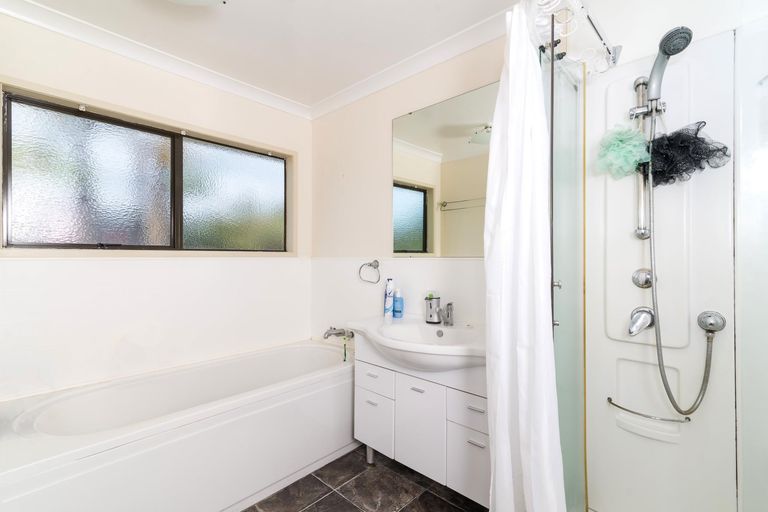 Photo of property in 20 Rewarewa Street, Owhata, Rotorua, 3010