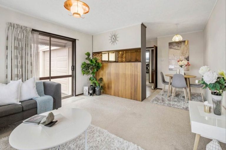 Photo of property in 1/11 Thornton Road, Milford, Auckland, 0620