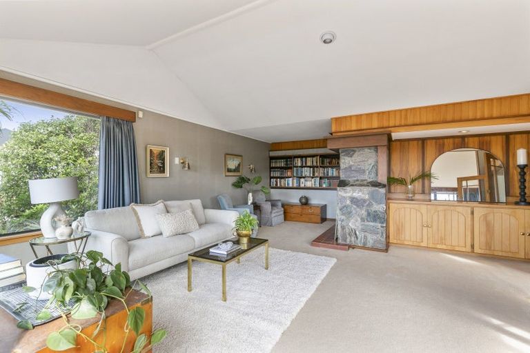 Photo of property in 31 Wadestown Road, Wadestown, Wellington, 6012