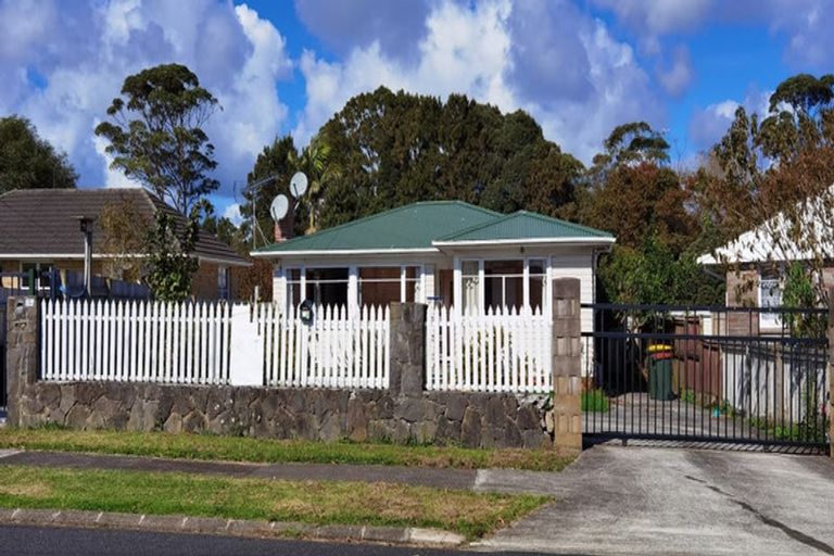 Photo of property in 23 Dale Crescent, Pakuranga, Auckland, 2010