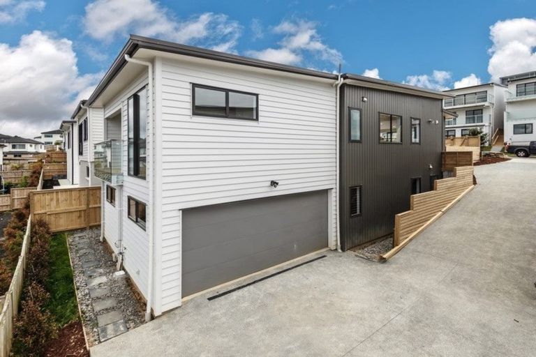 Photo of property in 29 Ascension Crescent, Orewa, 0931