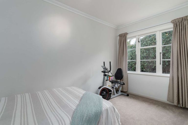 Photo of property in 17 Lansdowne Crescent, Lansdowne, Masterton, 5810
