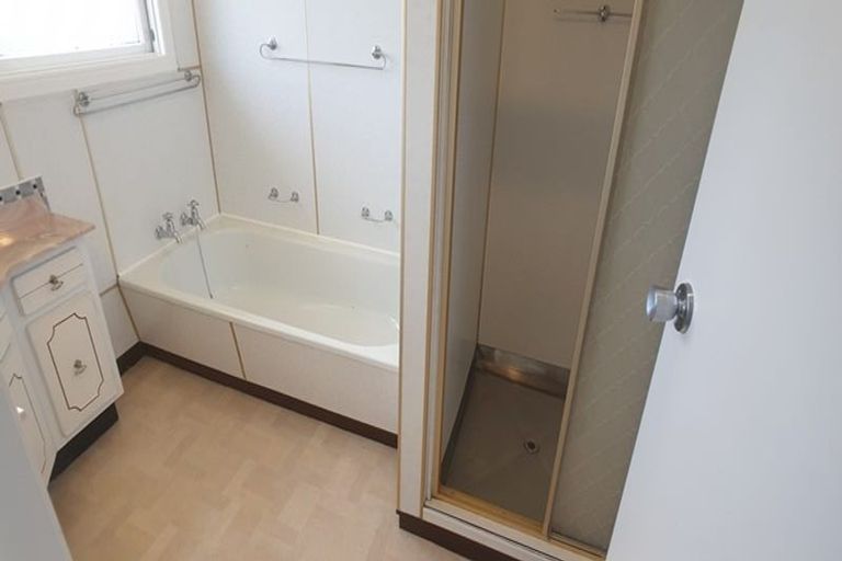 Photo of property in 2/90 Pakuranga Road, Pakuranga, Auckland, 2010