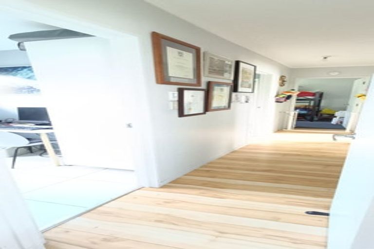 Photo of property in 2/213 Lake Road, Belmont, Auckland, 0622