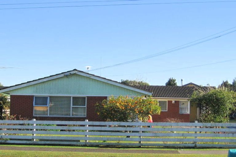 Photo of property in 1/92 Clevedon Road, Papakura, 2110