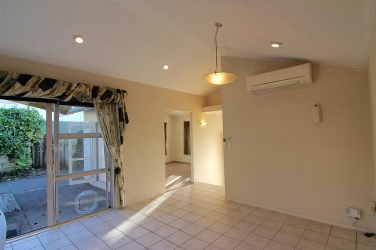 Photo of property in 20 Cinnabar Place, Westgate, Auckland, 0614