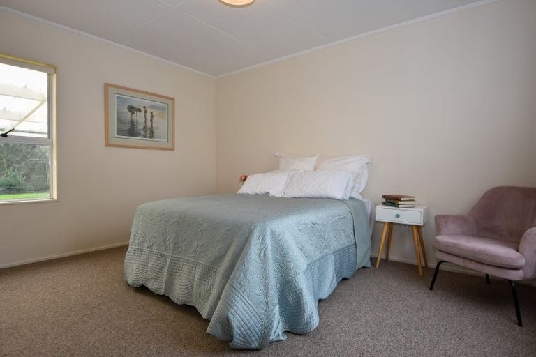 Photo of property in 16 Kupe Drive, Carterton, 5713