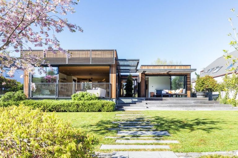 Photo of property in 35 Poynder Avenue, Merivale, Christchurch, 8014