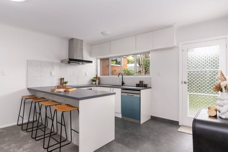 Photo of property in 2/17 Tudor Avenue, Ilam, Christchurch, 8041