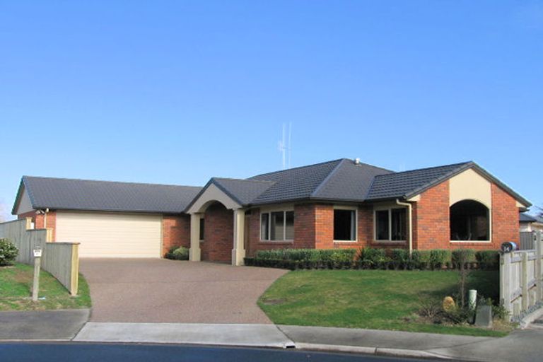 Photo of property in 16 Glengoyne Place, Rototuna, Hamilton, 3210