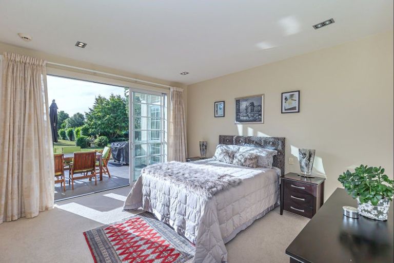 Photo of property in 15 Tarahunga Road, Levin, 5571