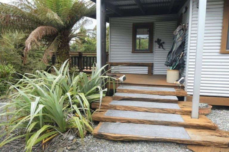 Photo of property in 753 Franz Josef Highway, Whataroa, 7886