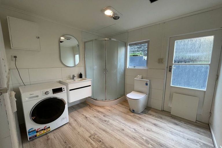 Photo of property in 42 Cyclarama Crescent, Massey, Auckland, 0614