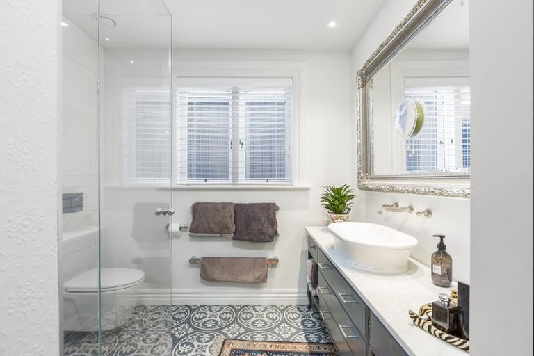 Photo of property in 2 Chenery Road, Red Beach, 0932