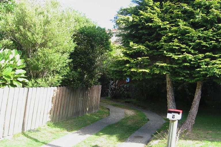 Photo of property in 7 Swadel Way, Karori, Wellington, 6012