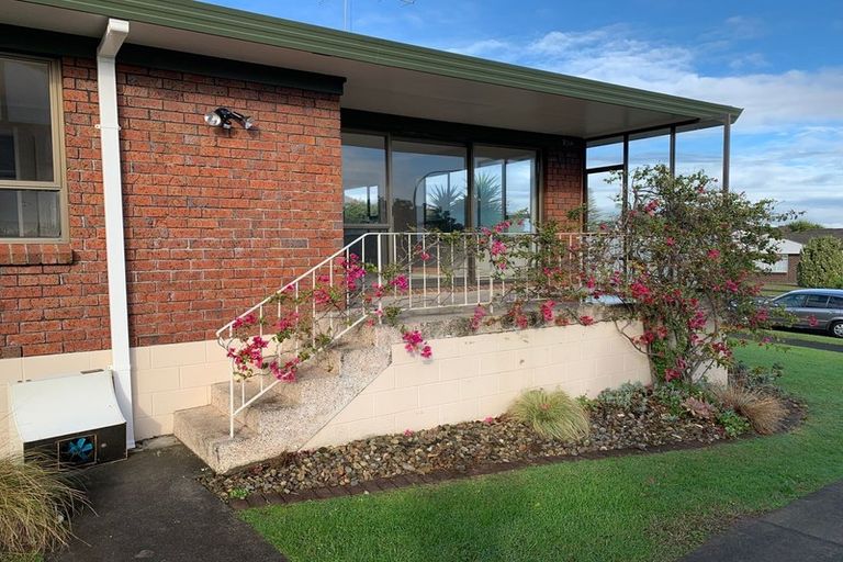 Photo of property in 1/168 Prince Regent Drive, Farm Cove, Auckland, 2012