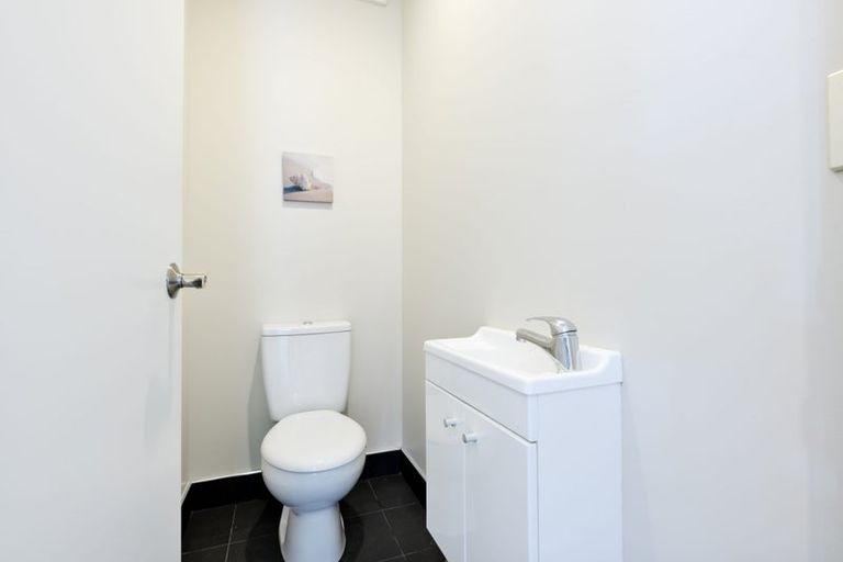 Photo of property in 10b Lincoln Road, Henderson, Auckland, 0610