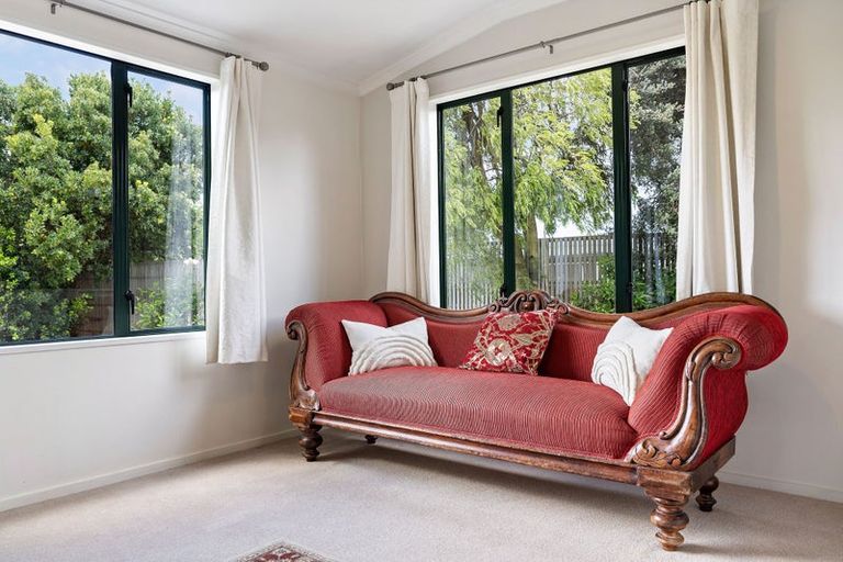 Photo of property in 8b Kuri Place, Wanaka, 9305