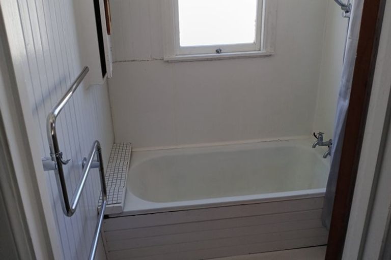 Photo of property in 57 Wellington Road, Kilbirnie, Wellington, 6022