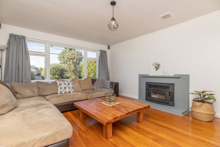 Photo of property in 19 Wilton Crescent, Bishopdale, Christchurch, 8053