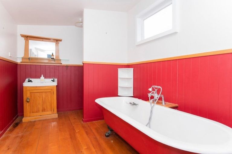 Photo of property in 436 Aberdeen Road, Gisborne, 4010