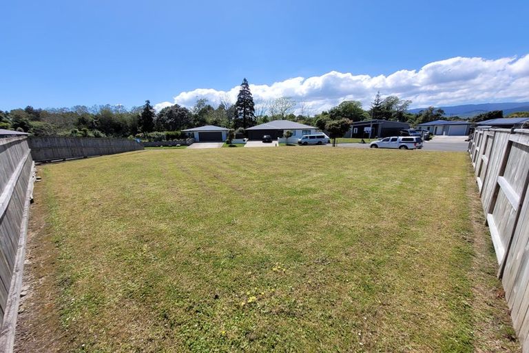 Photo of property in 8 Kingi Te Ahoaho Place, Otaki, 5512