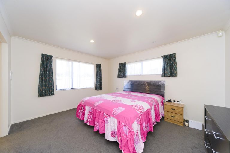 Photo of property in 110 Peter Hall Drive, Kelvin Grove, Palmerston North, 4414