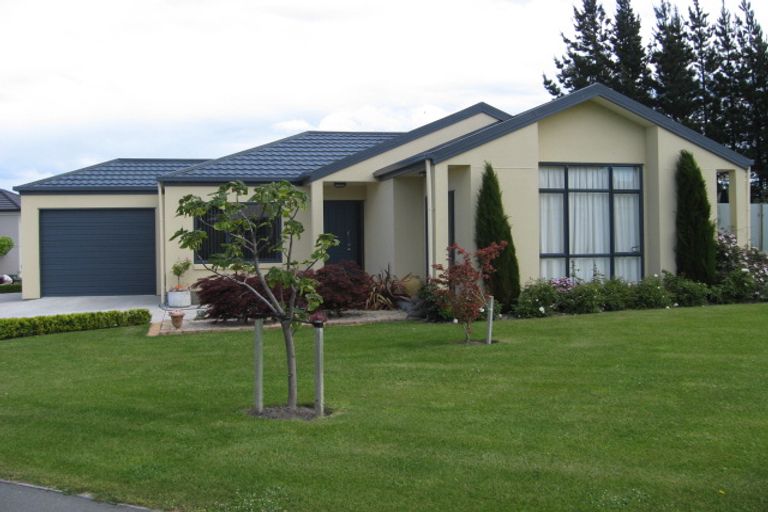 Photo of property in 1 Hillview Place, Amberley, 7410