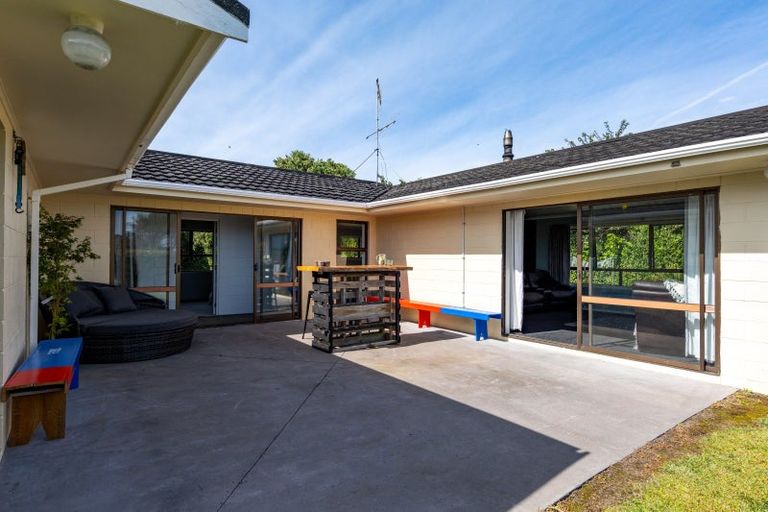 Photo of property in 2062 South Road, Otakeho, Hawera, 4678